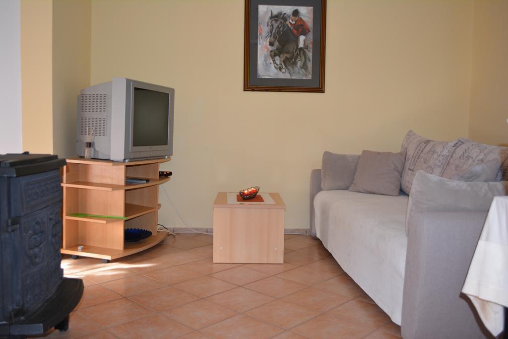 Holiday Home Lana Saborsko Bagian luar foto
